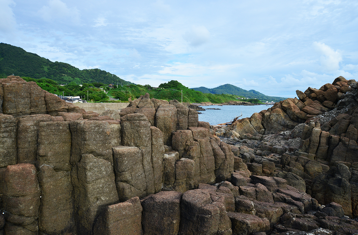 八森椿海岸柱状節理群